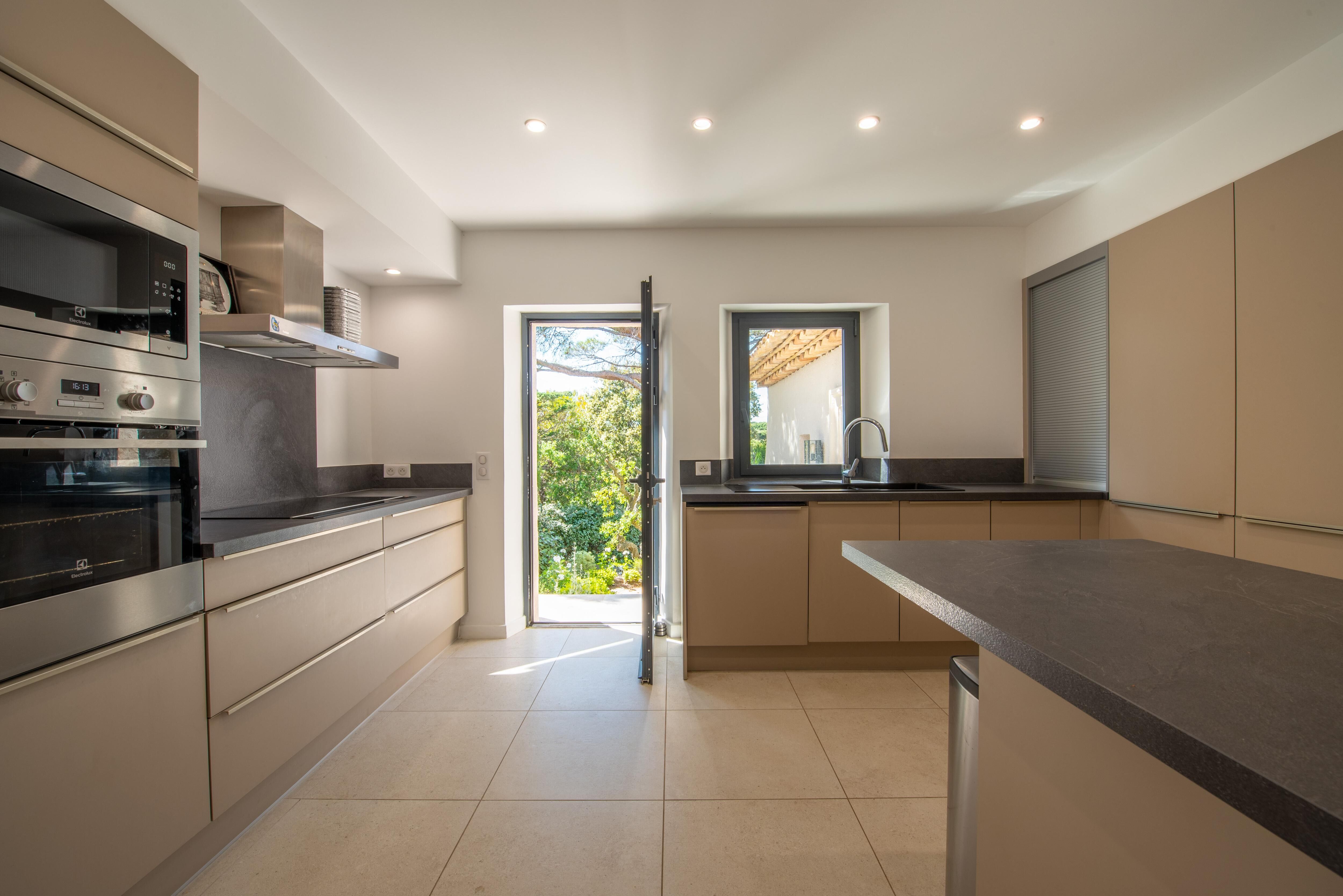 villa-sea-view-image-9