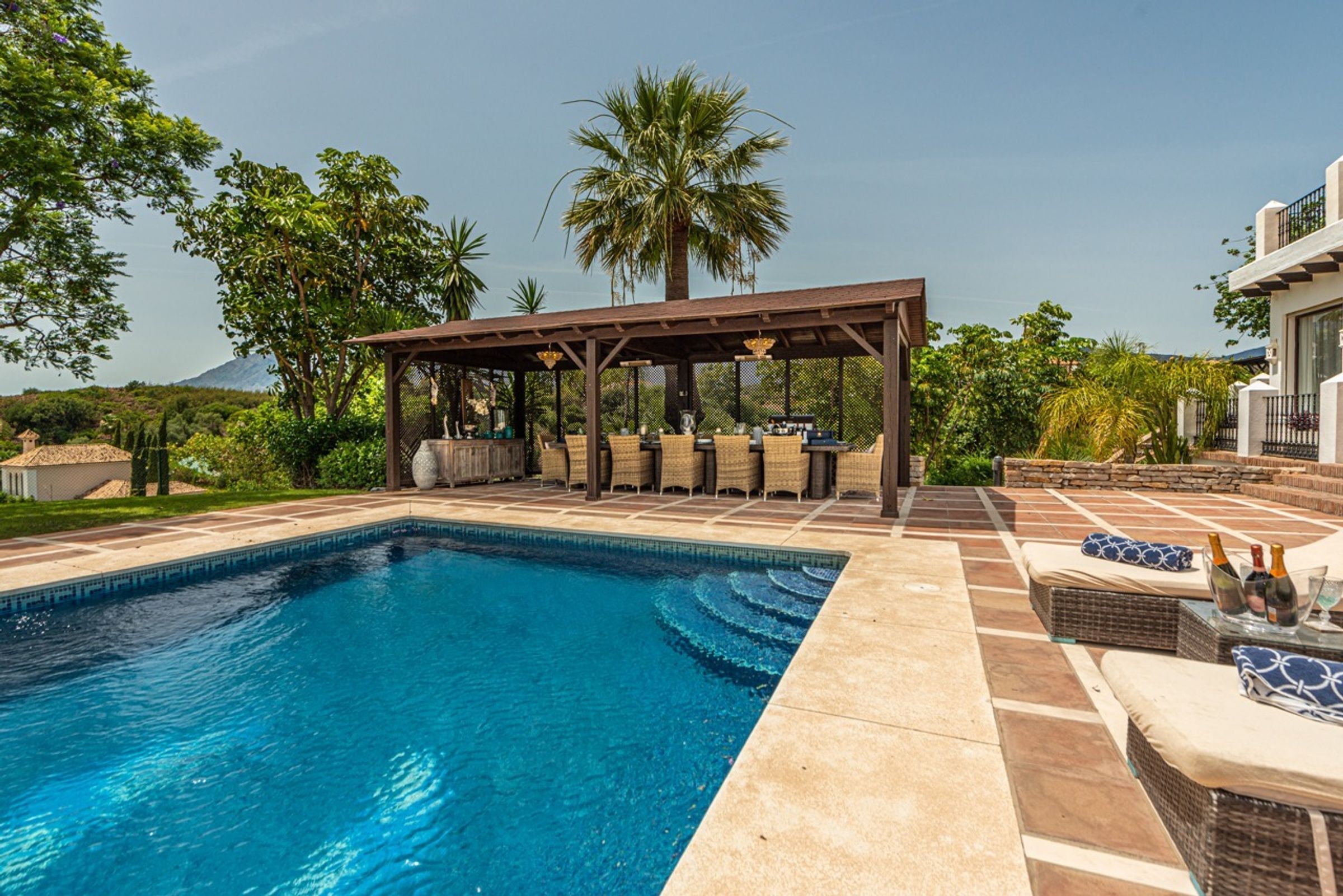 villa-suzanna-image-2