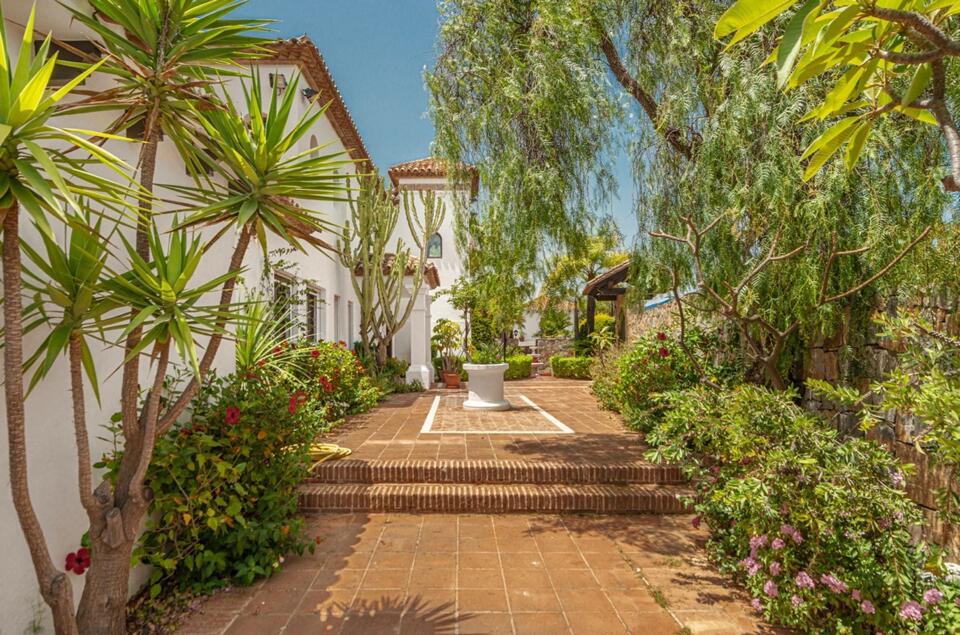 Villa Suzanna Gallery Image 3