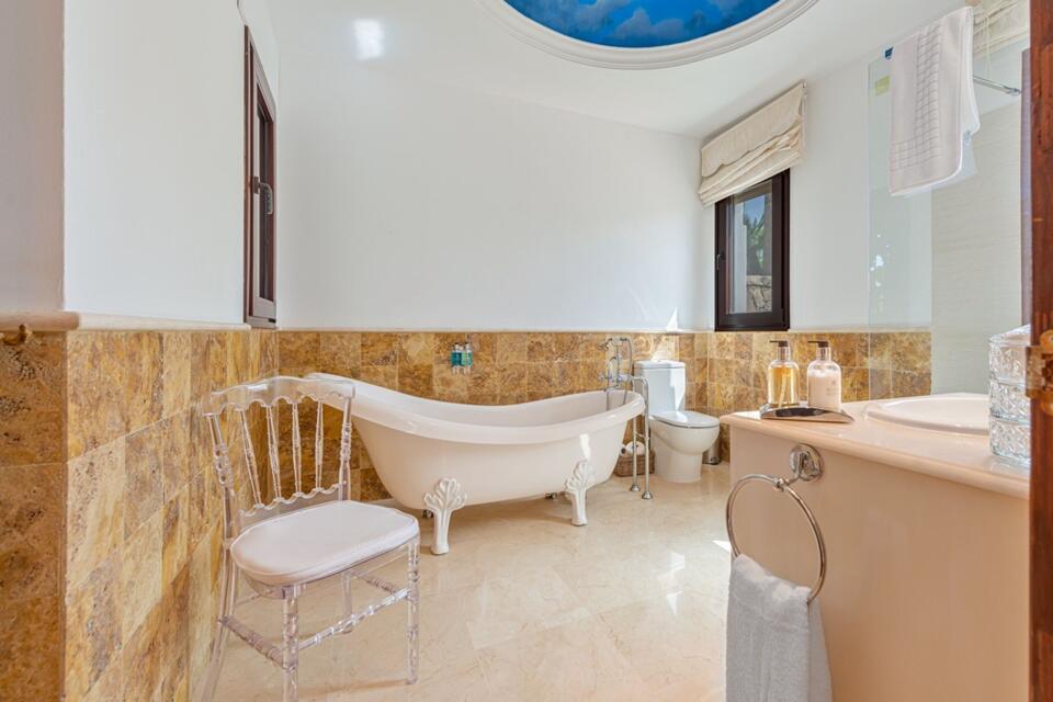 Villa Suzanna Gallery Image 6