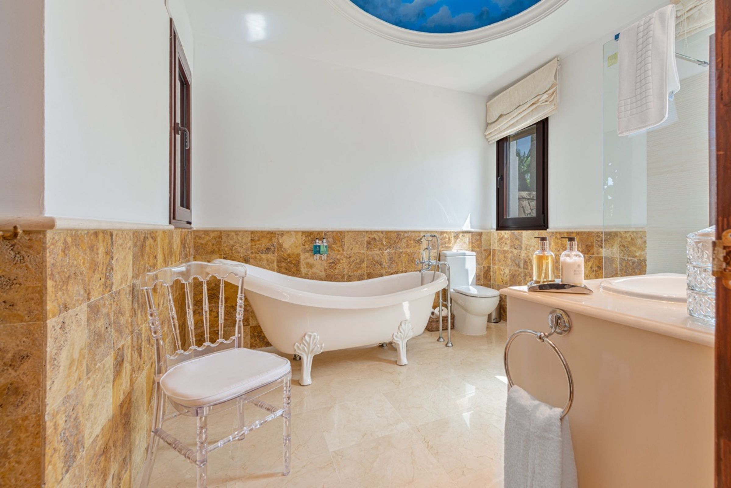 Villa Suzanna Gallary Image 6
