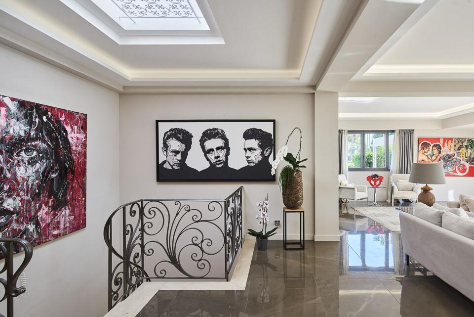 Villa des Arts Gallery Image 6