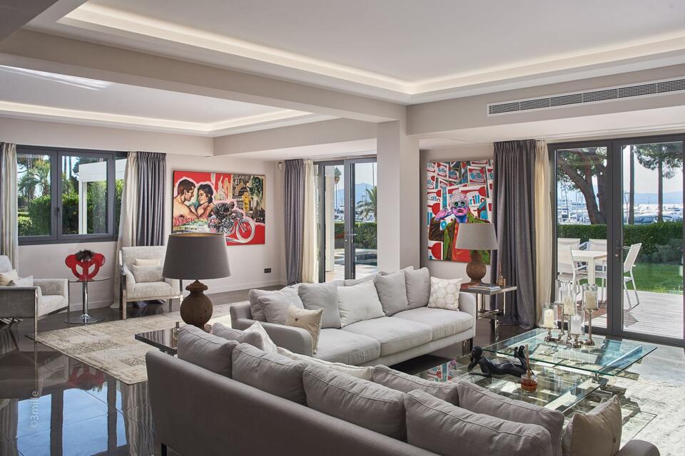 Villa des Arts Gallery Image 3
