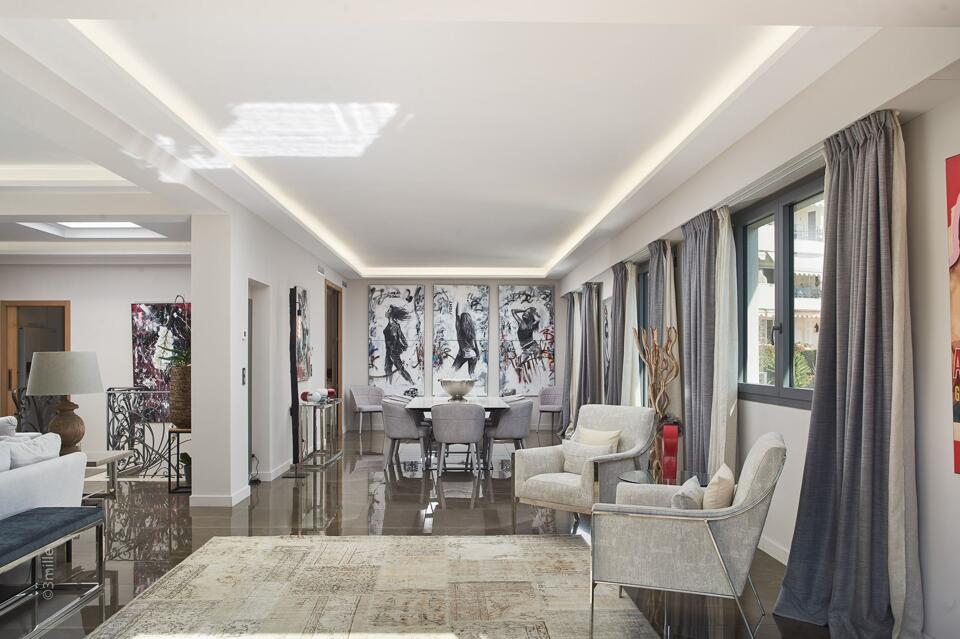 Villa des Arts Gallery Image 5