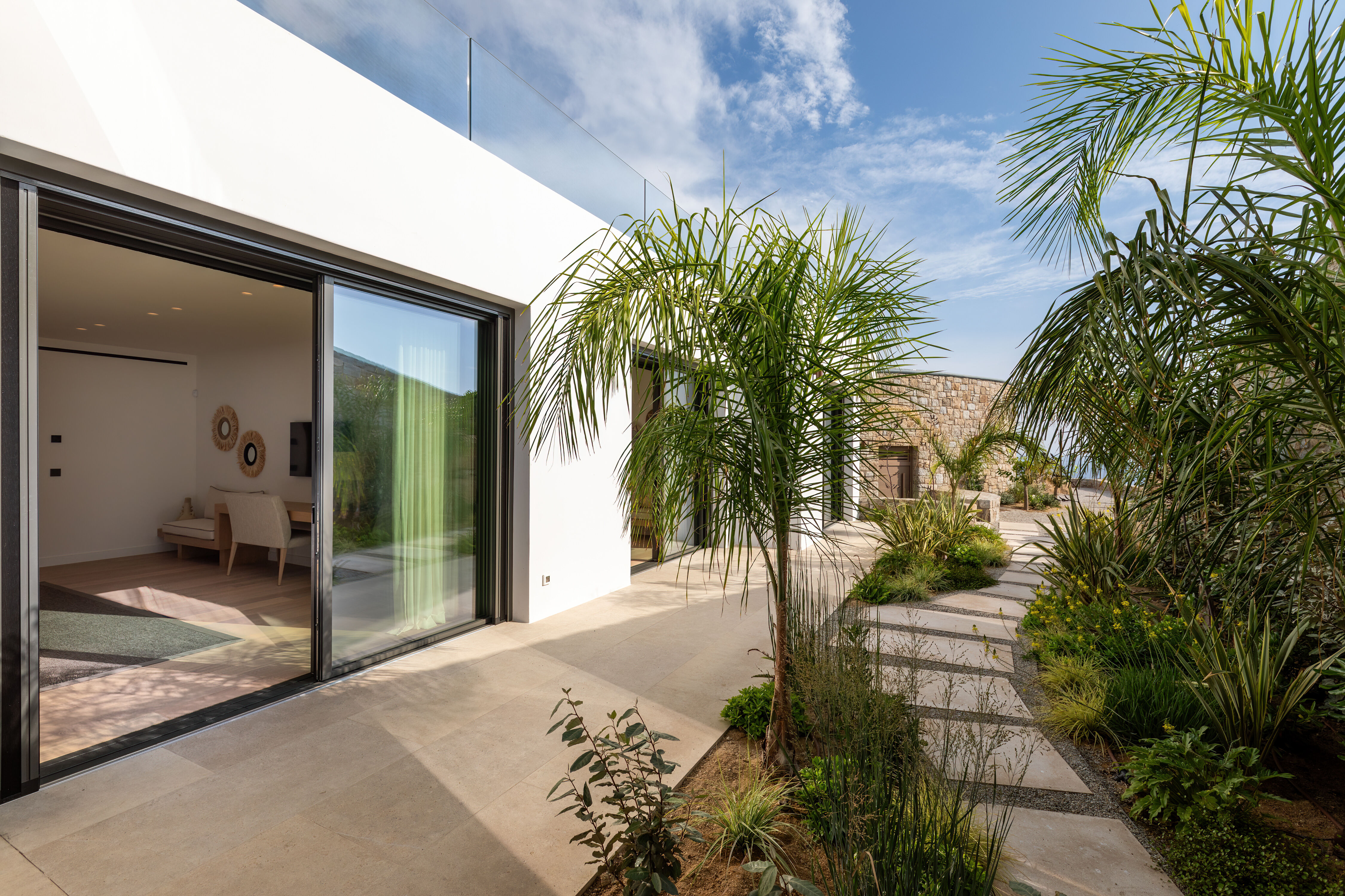 Lithos Residence Gallary Image 3