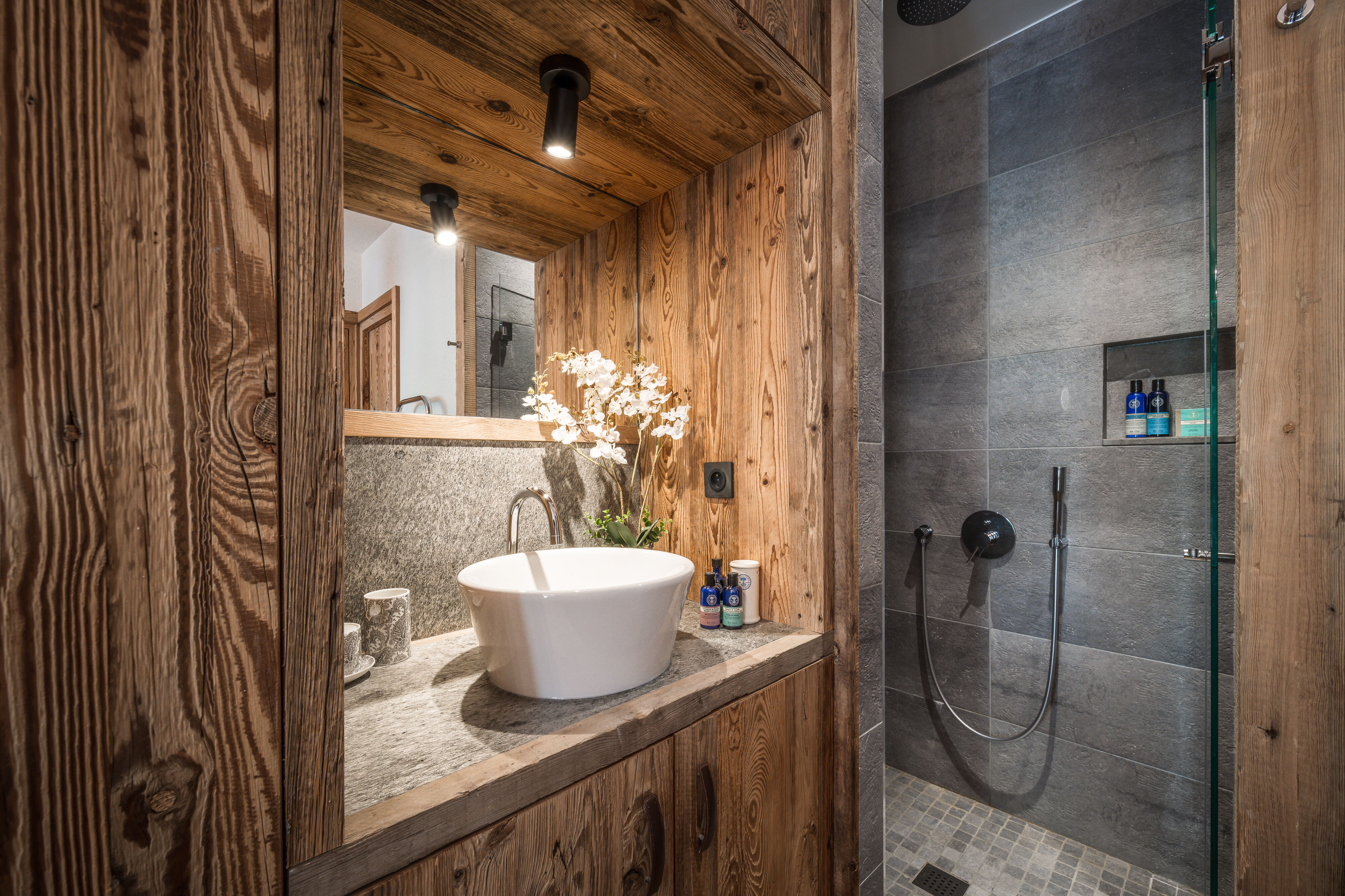 Chalet Inoko Gallary Image 3