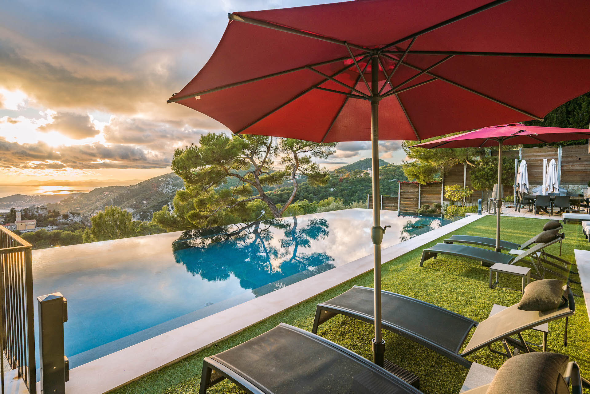 Villa Azura Gallary Image 2