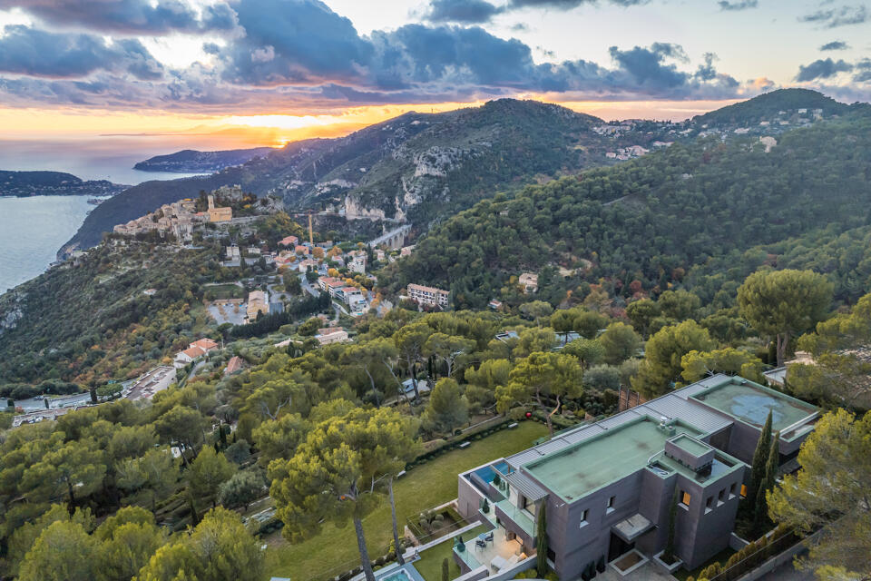 Villa Azura Gallery Image 1