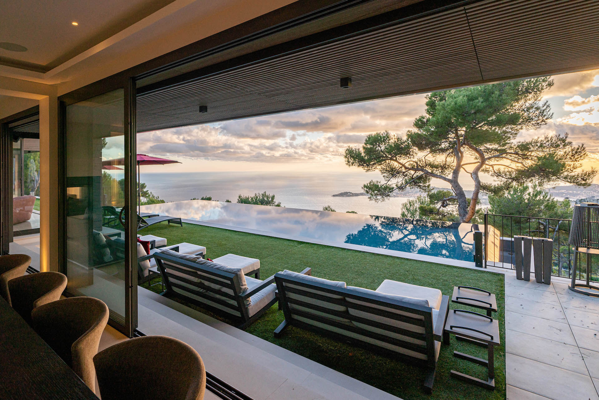 Villa Azura Gallary Image 1