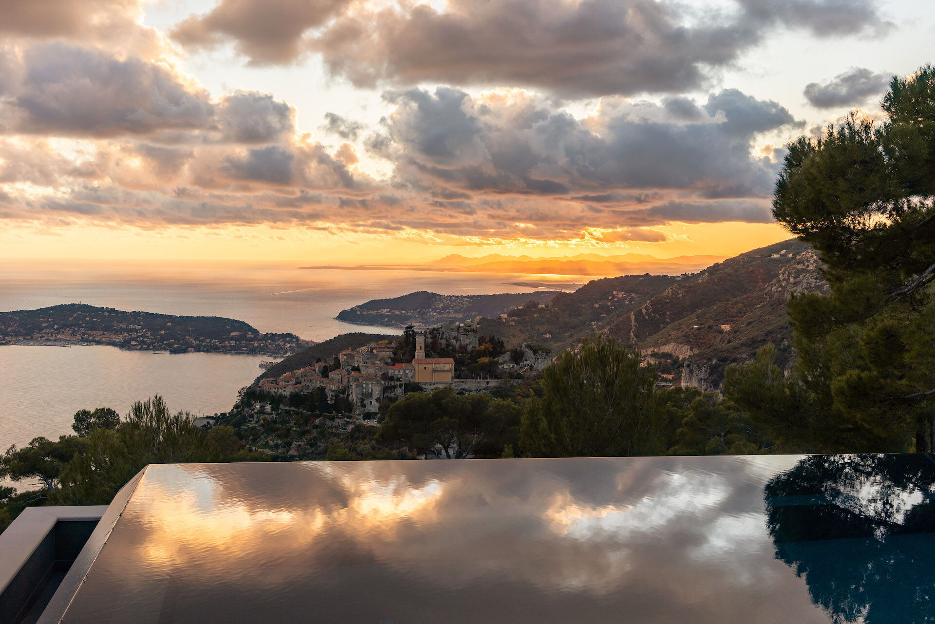 Villa Azura Gallary Image 6