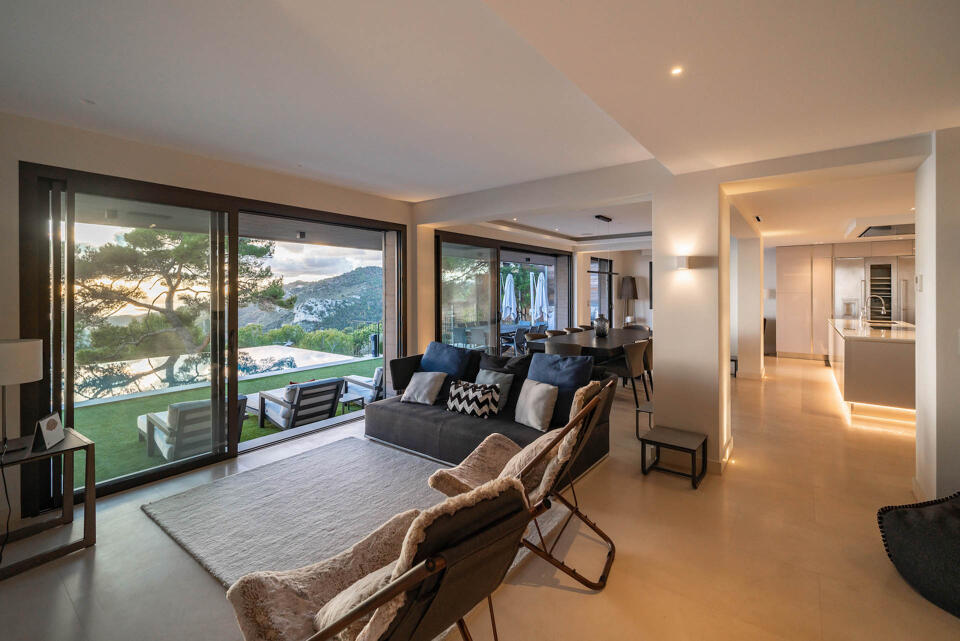 Villa Azura Gallery Image 3