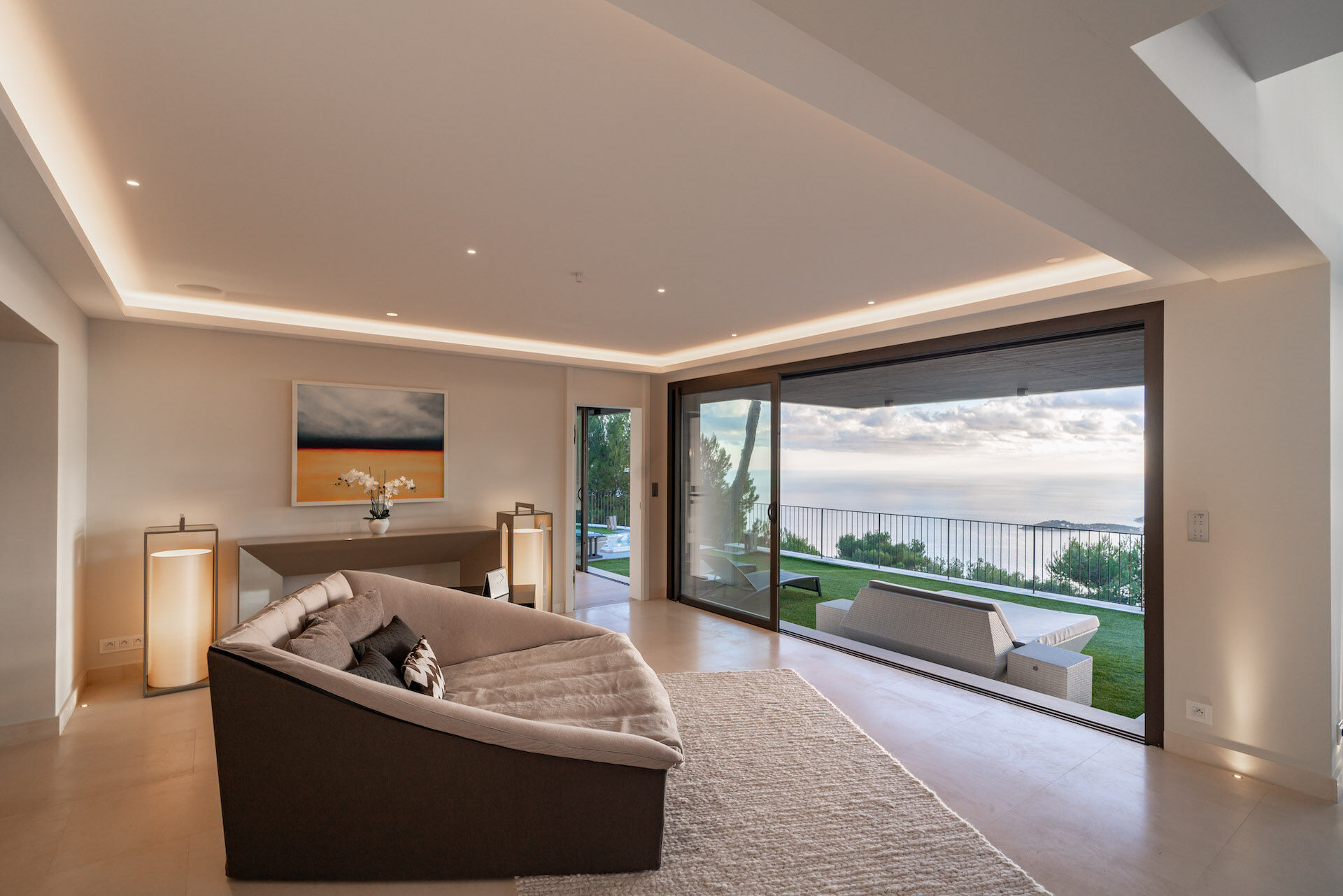 Villa Azura Gallary Image 3