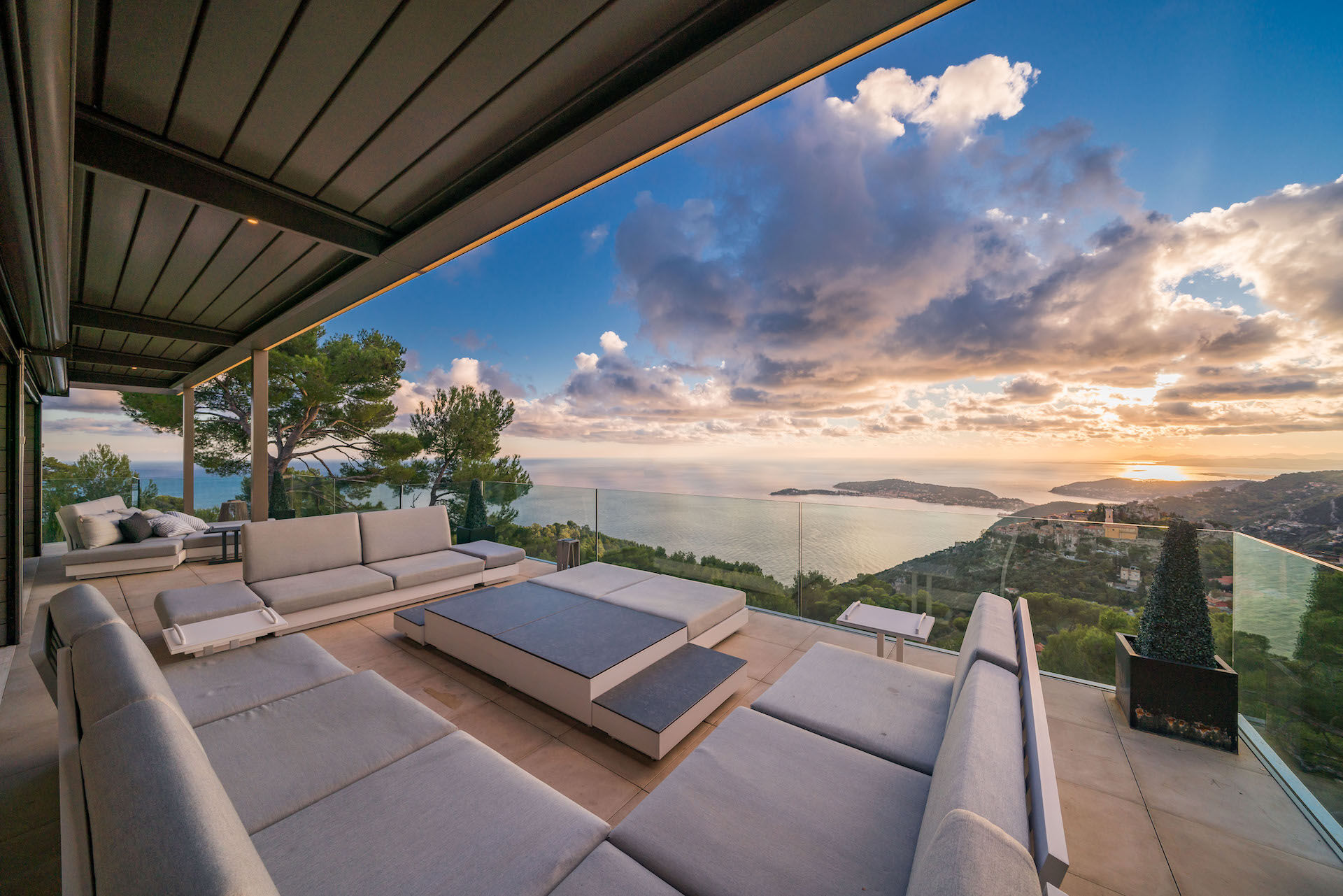 Villa Azura Gallary Image 6