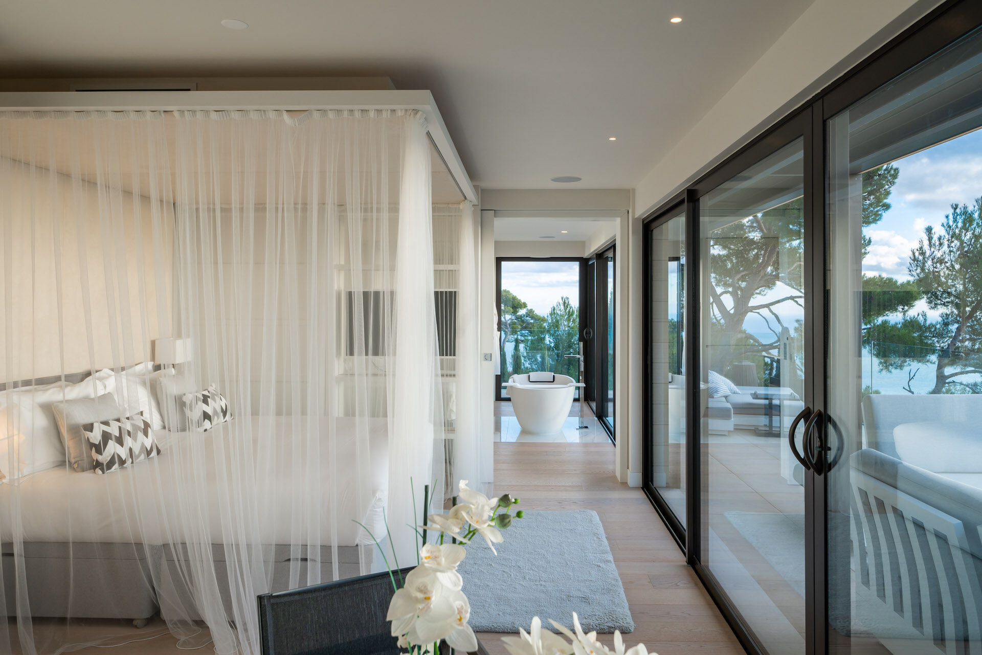 Villa Azura Gallary Image 3