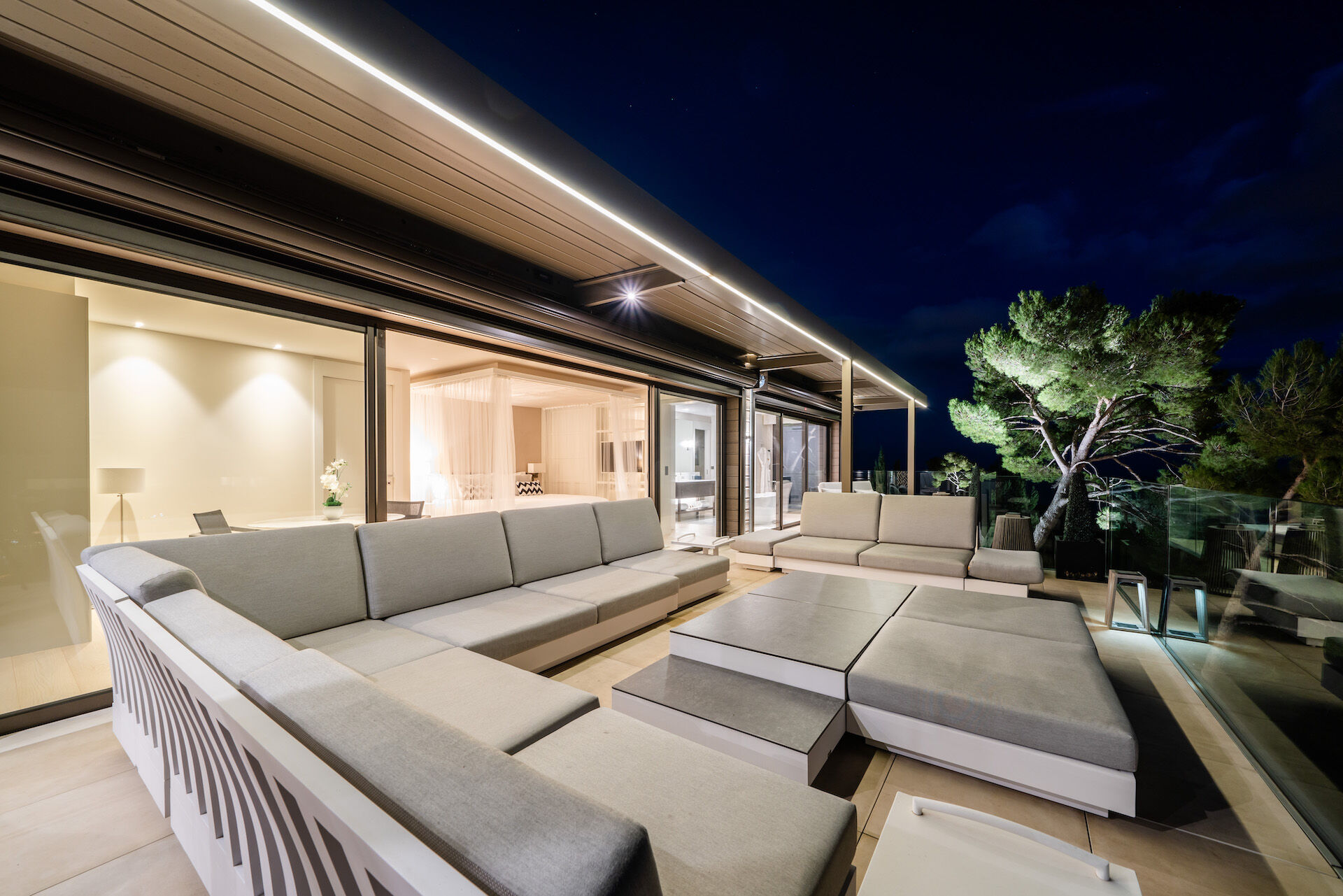 Villa Azura Gallary Image 2