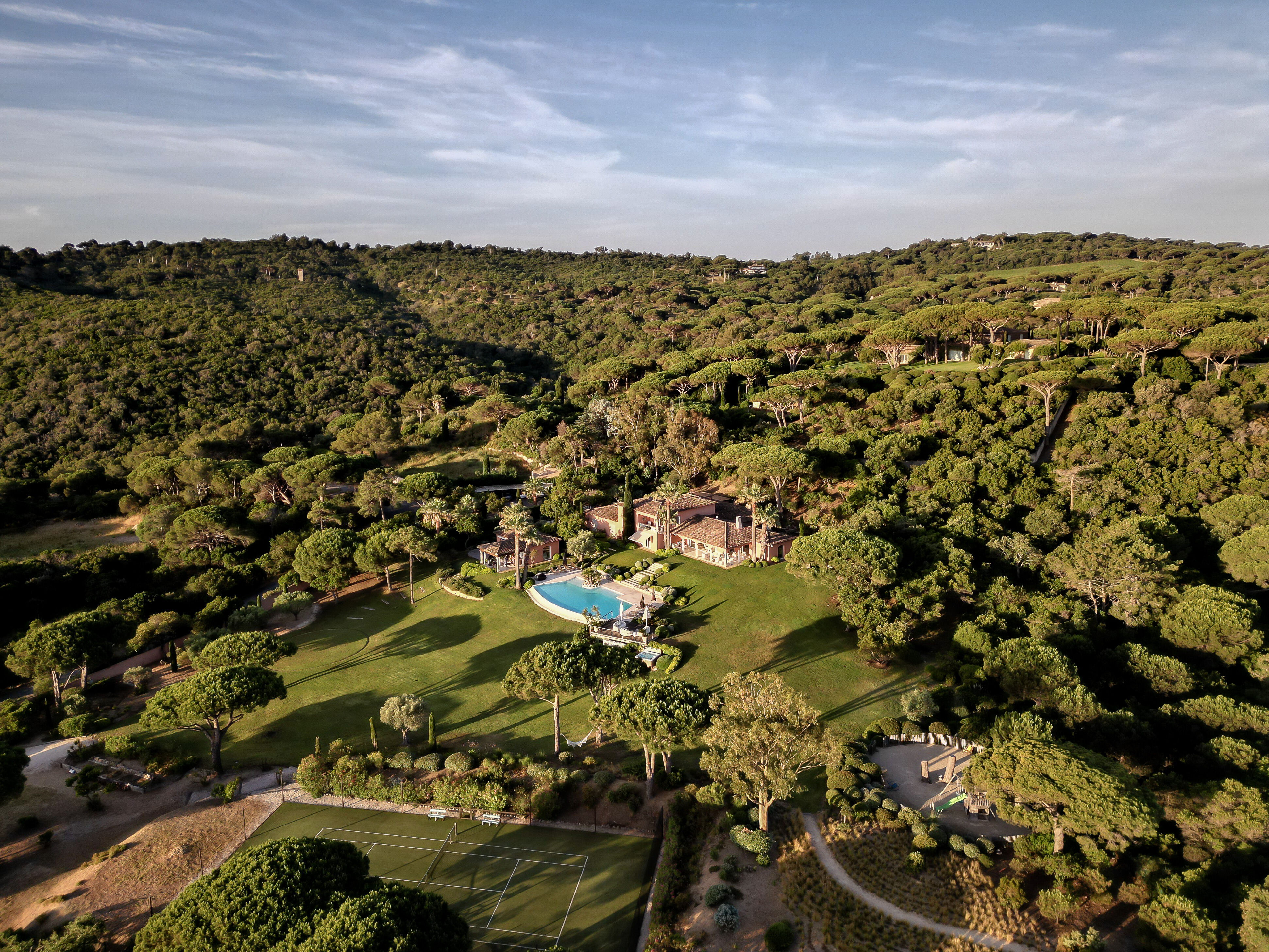 Villa Crystal Gallary Image 4