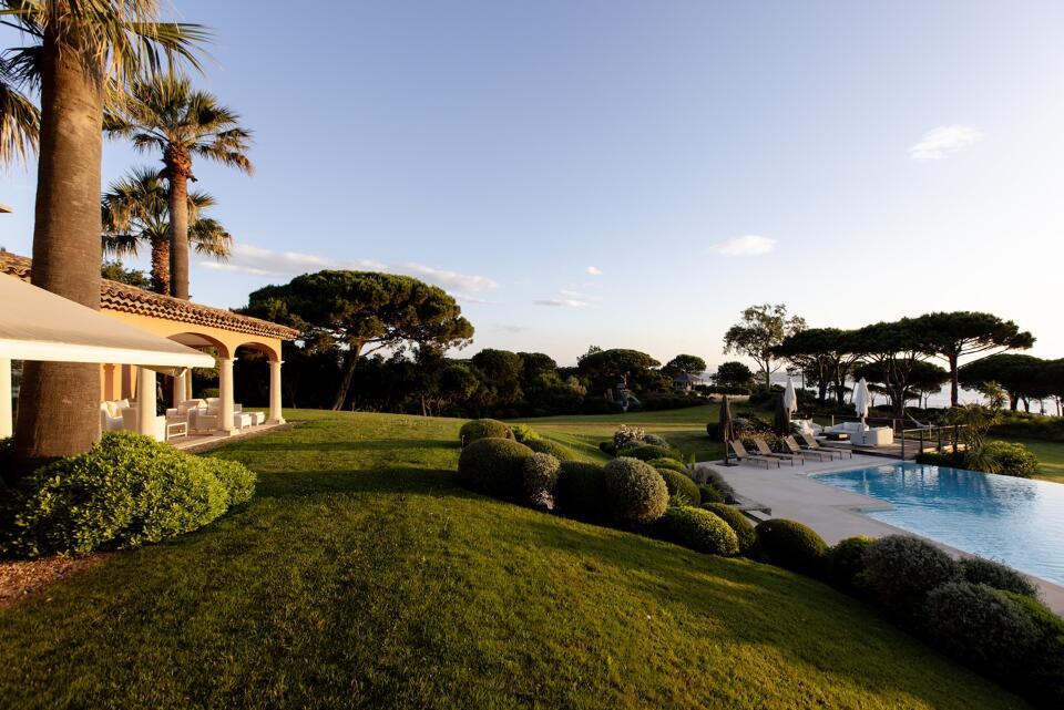Villa Crystal Gallery Image 1