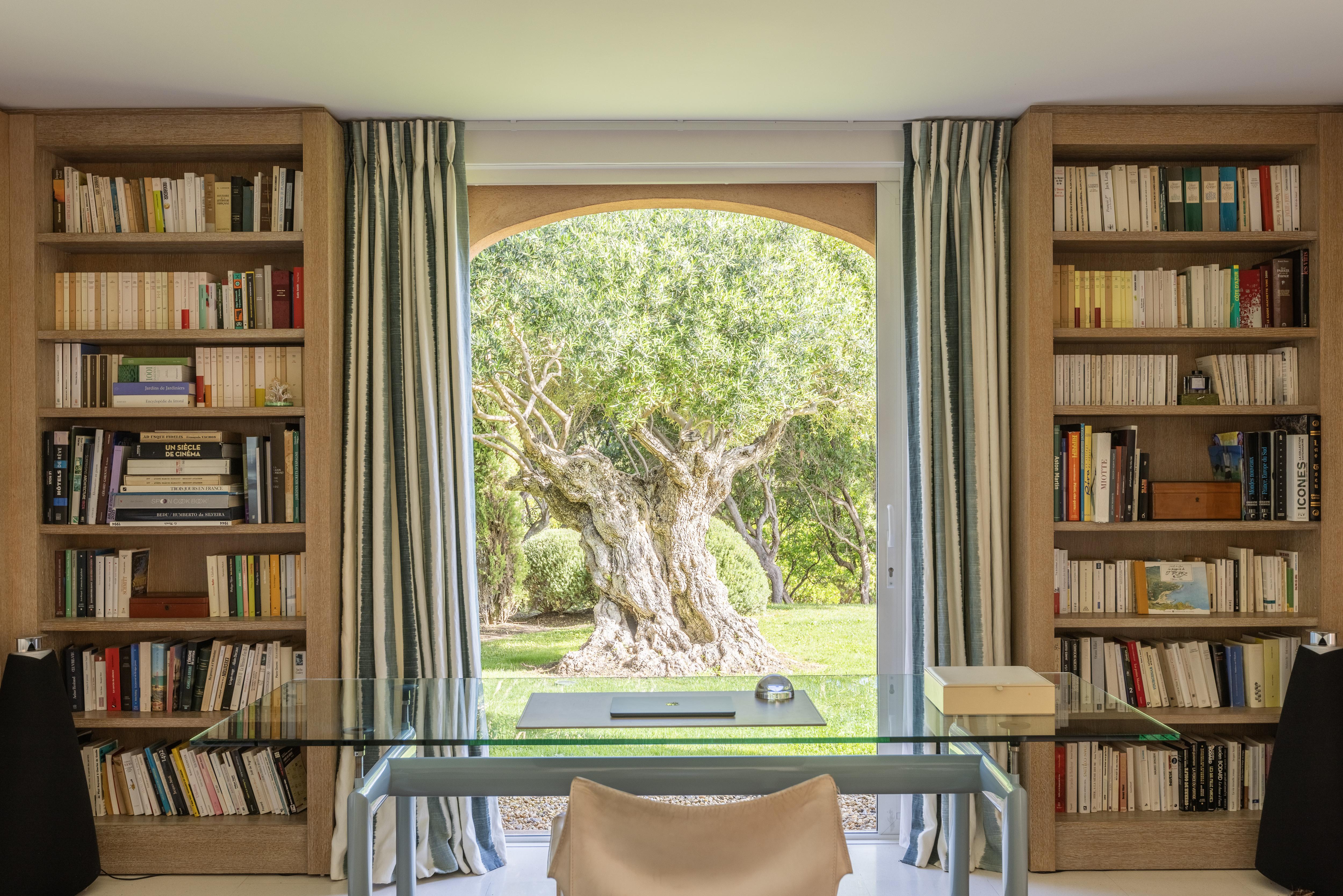 Villa Crystal Gallary Image 2
