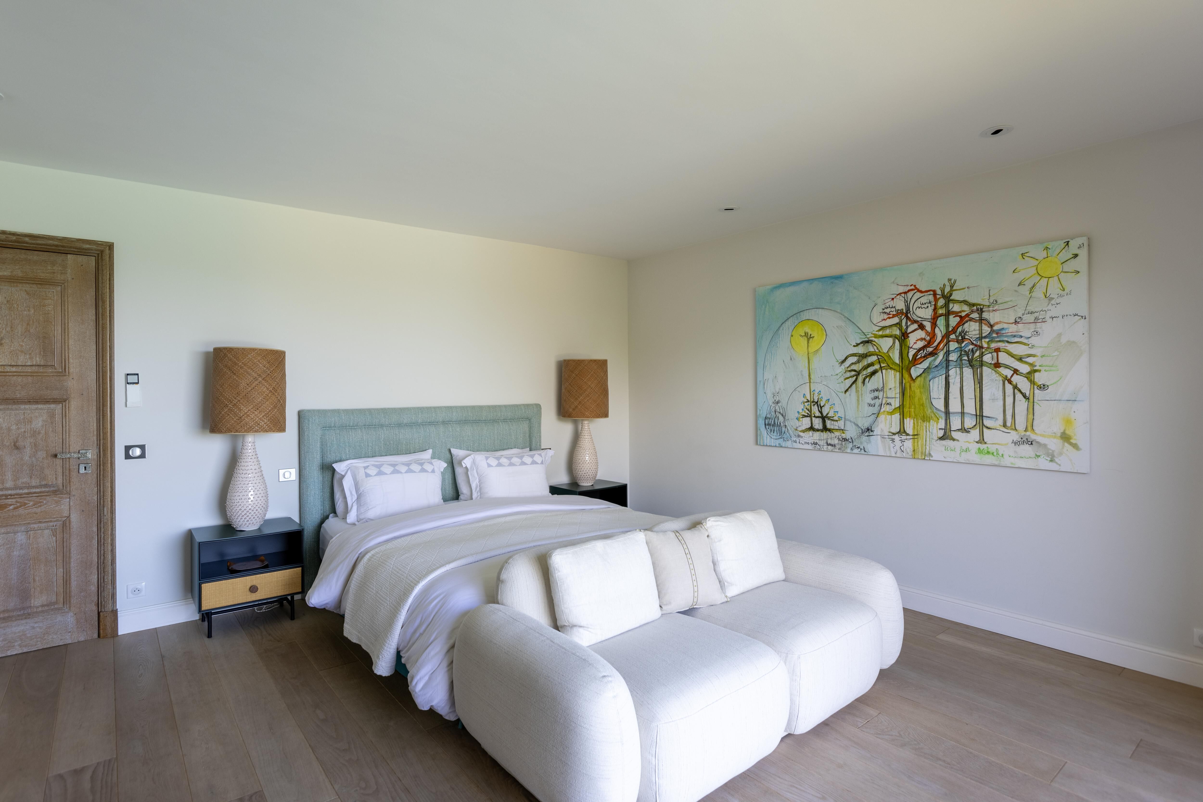 Villa Crystal Gallary Image 6