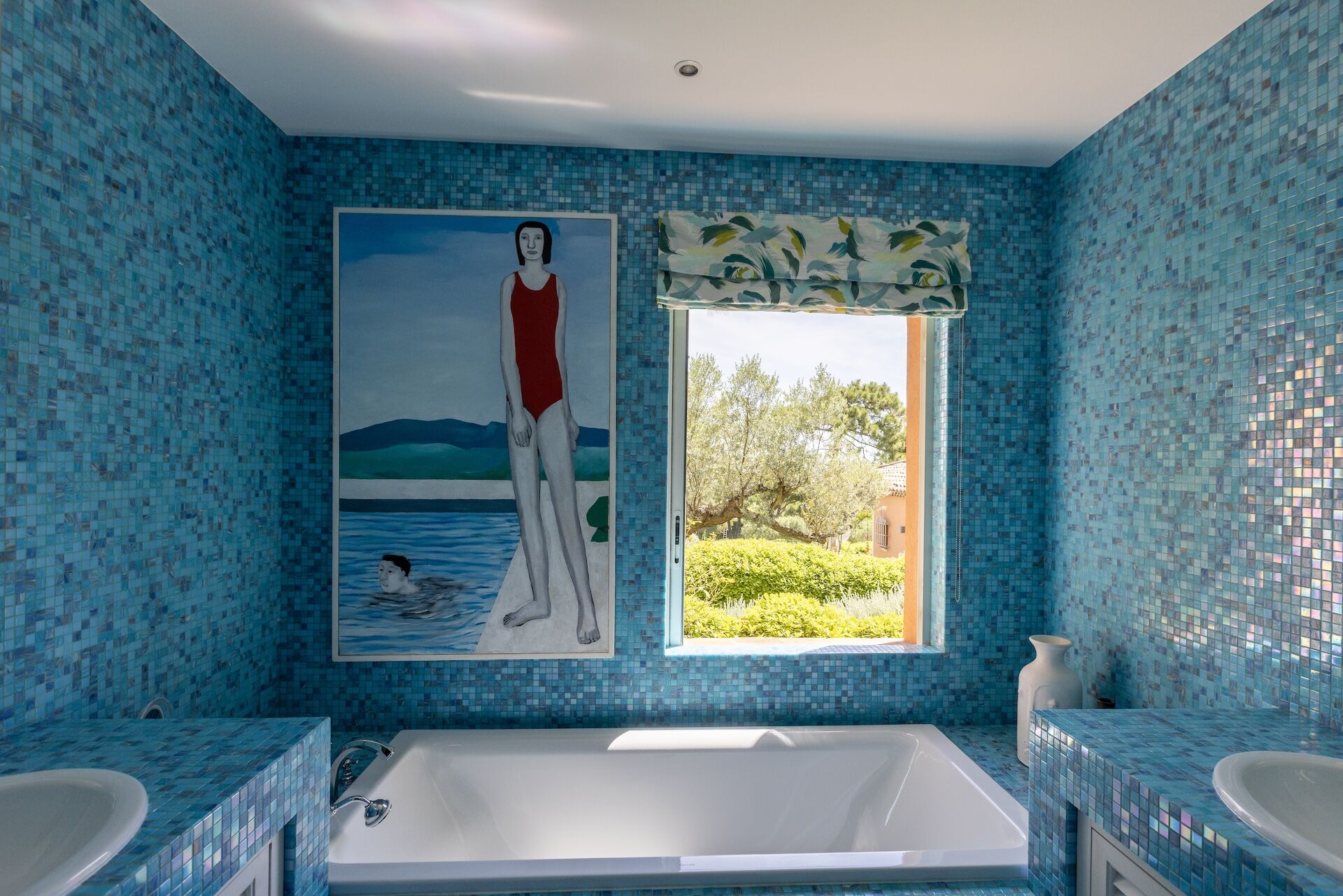 Villa Crystal Gallary Image 2