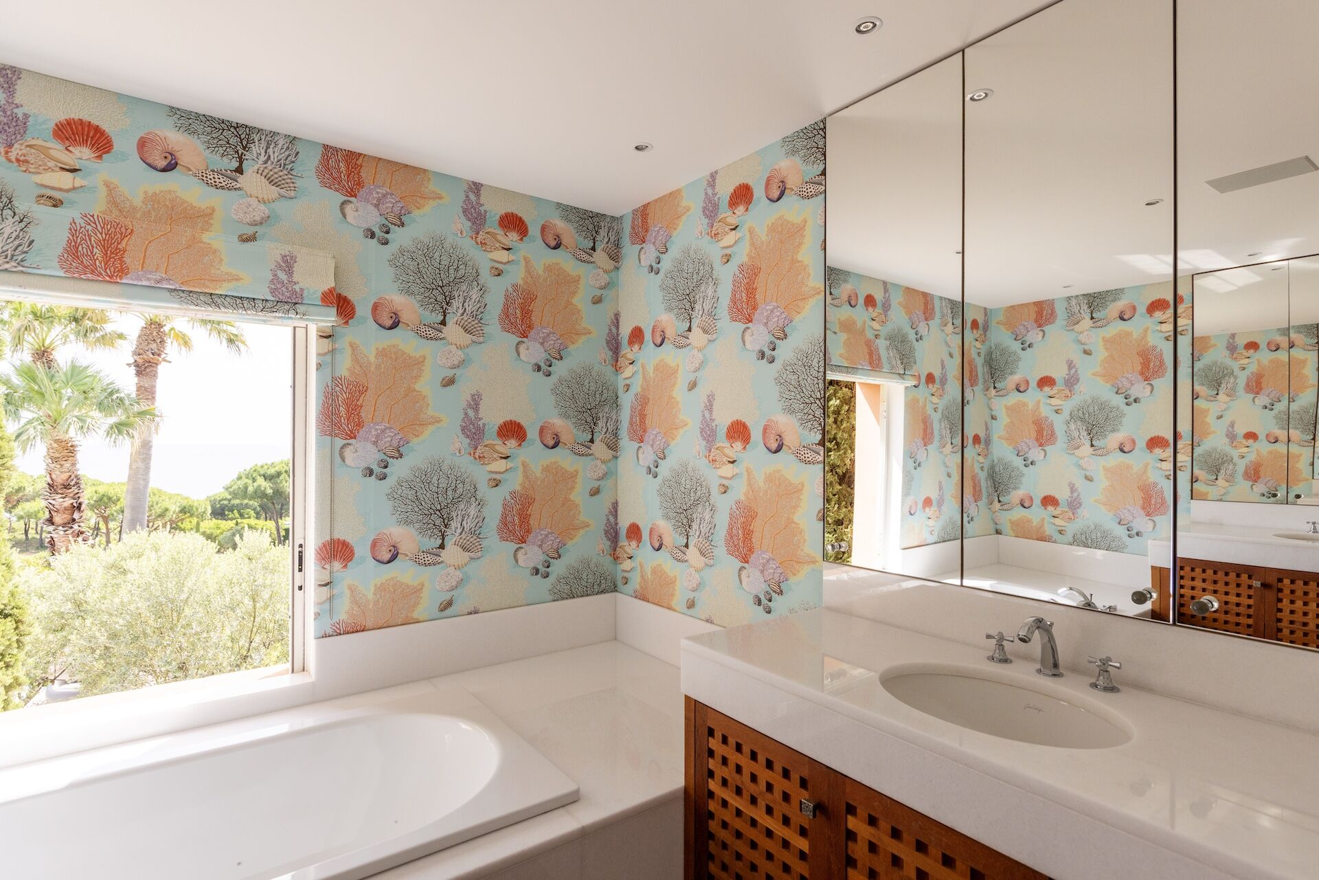 Villa Crystal Gallary Image 6