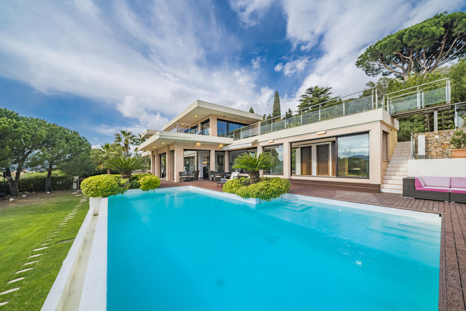 Villa Flora Gallery Image 1