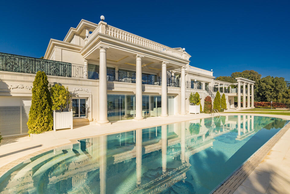 Villa Florentine Gallery Image 1