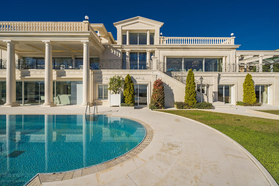 Villa Florentine Gallery Image 2