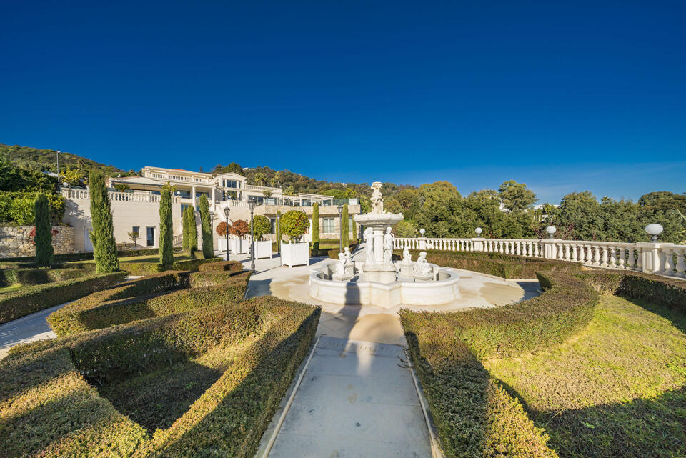 Villa Florentine Gallery Image 2