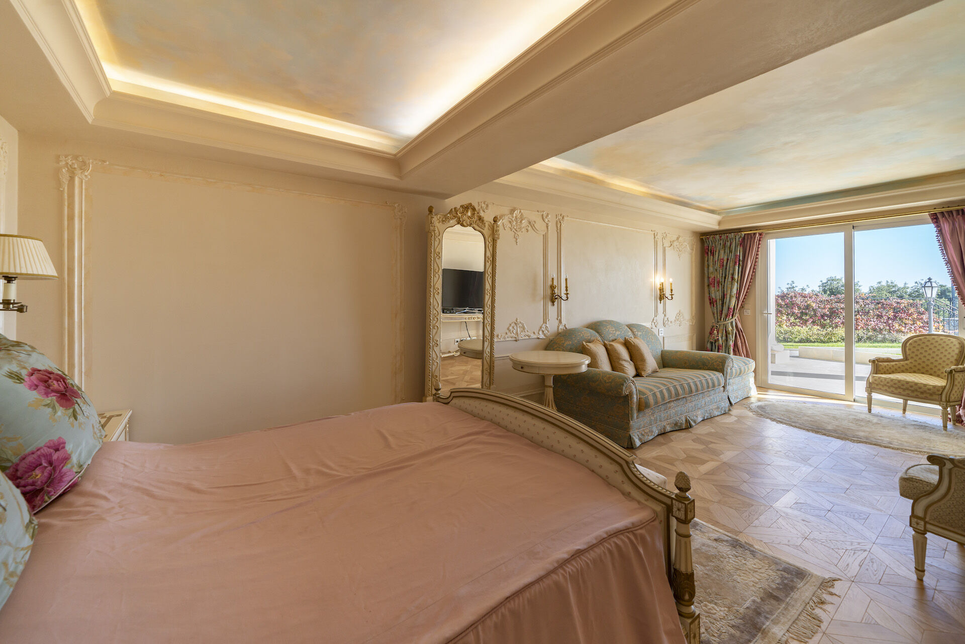 Villa Florentine Gallary Image 1