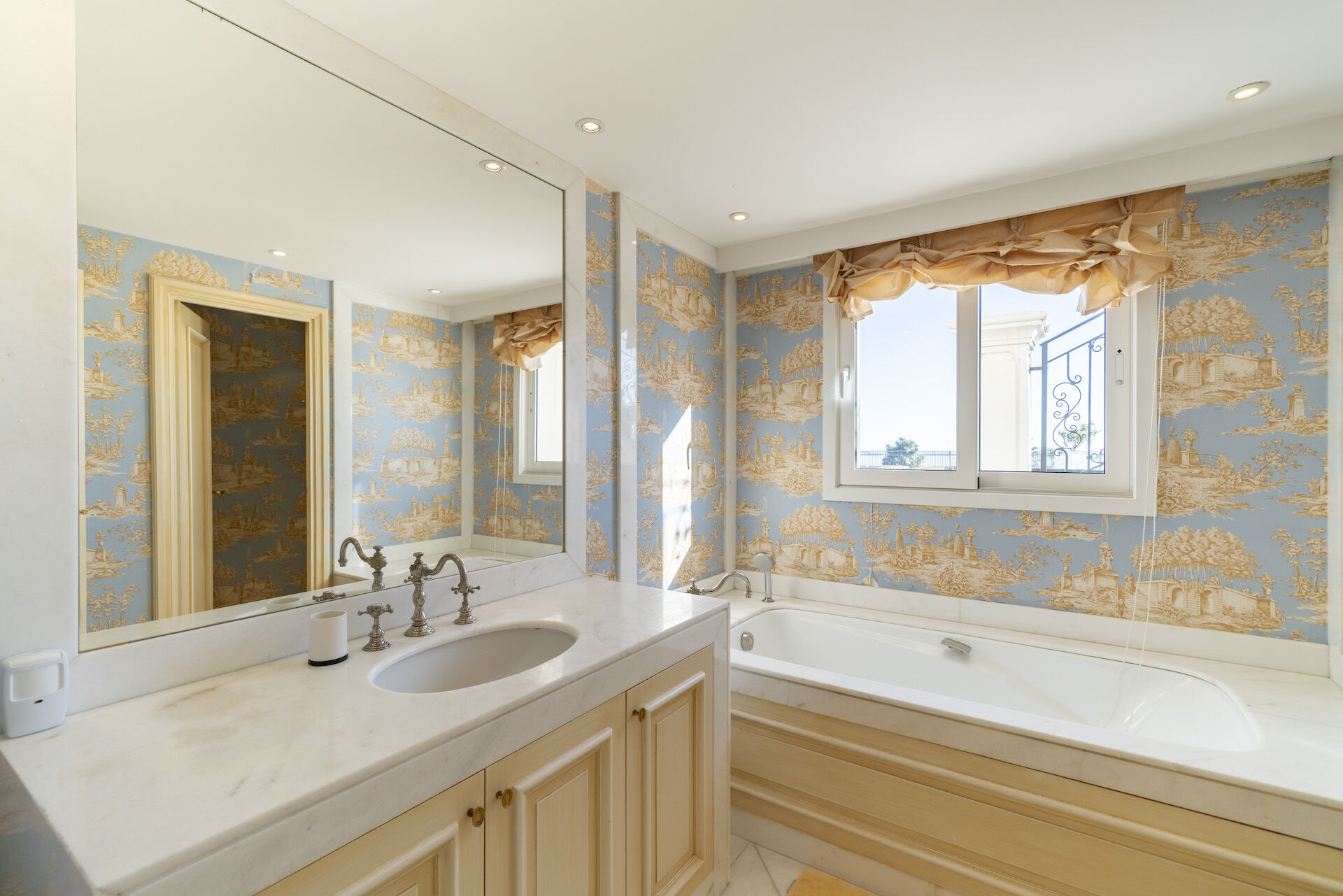 Villa Florentine Gallary Image 3