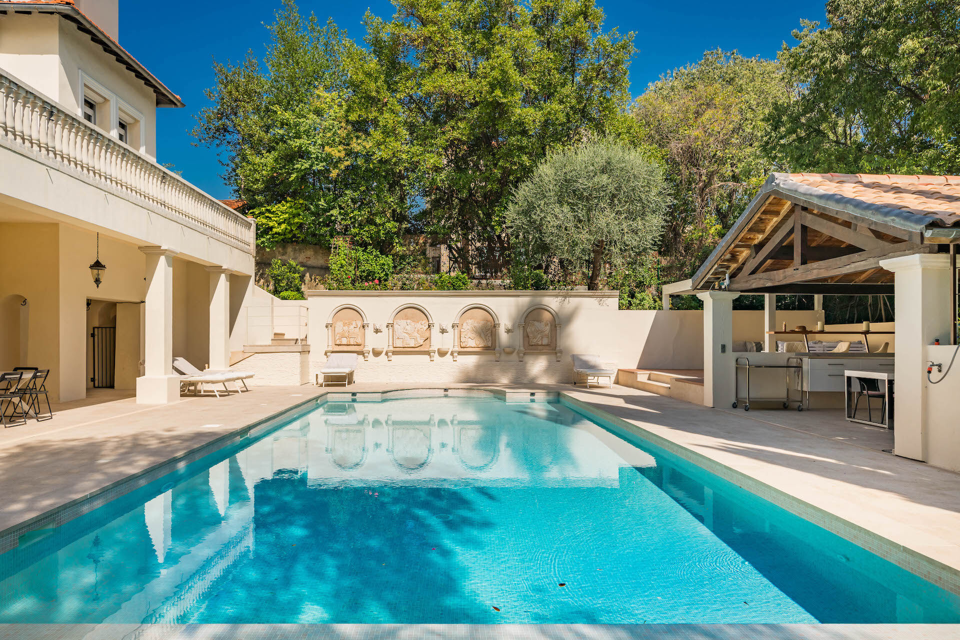 villa-iris-image-2