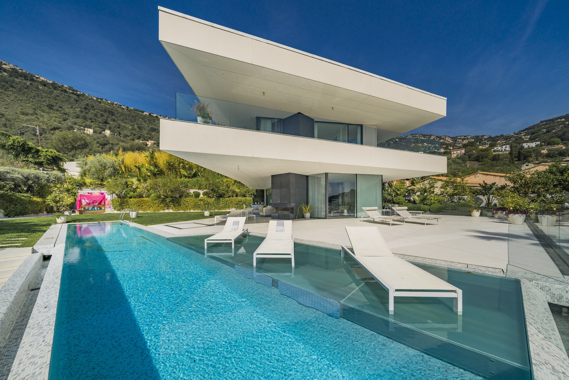 villa-octopussy-image-5