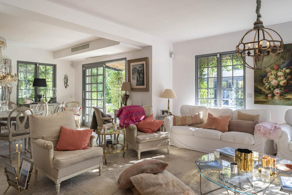 Villa Rose Gallery Image 6