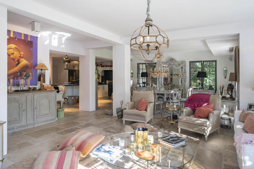 Villa Rose Gallery Image 2