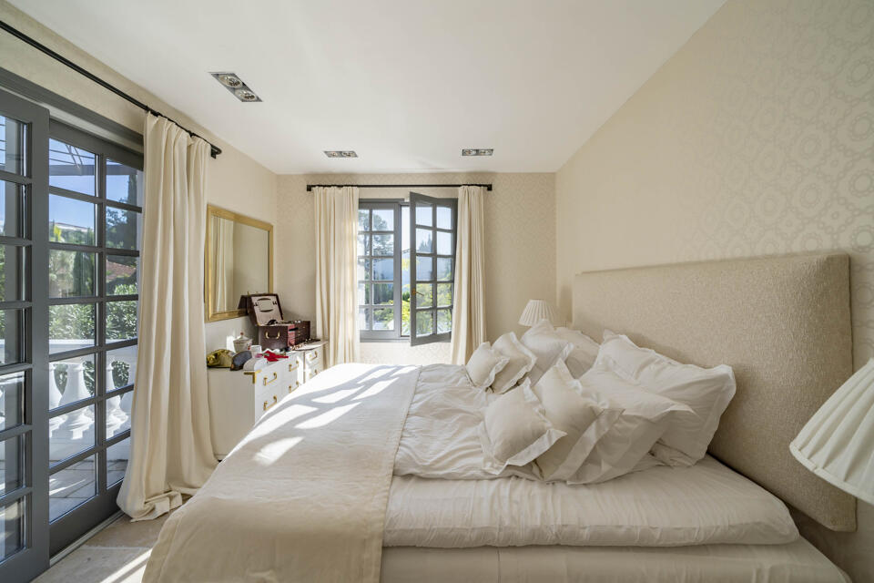 Villa Rose Gallery Image 4