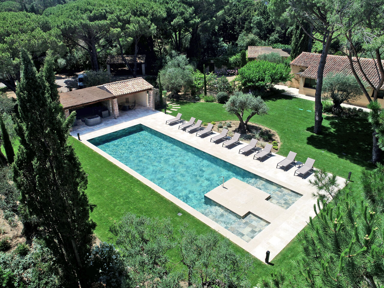 villa-thea-image-1