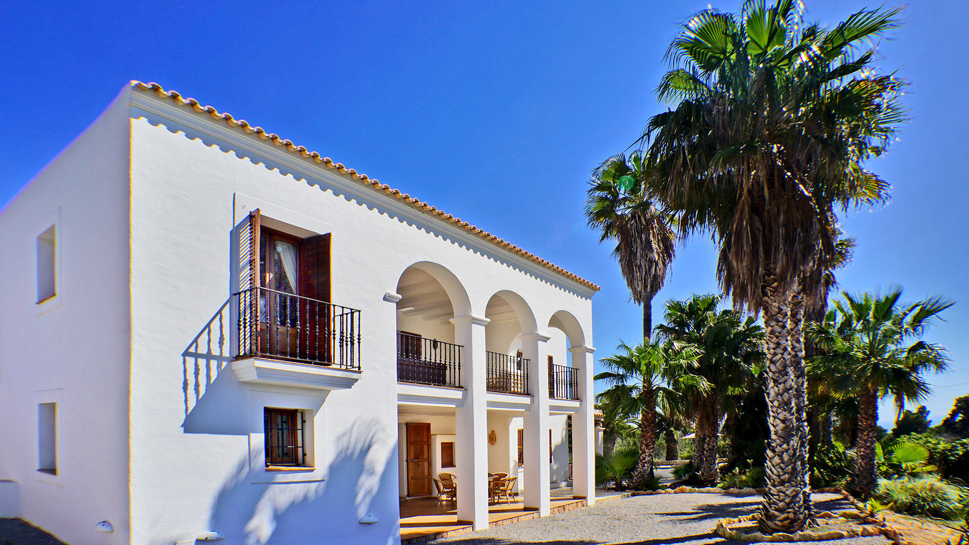Front exterior photo of the villa rental Can Selena in Ibiza available from Bluemoon