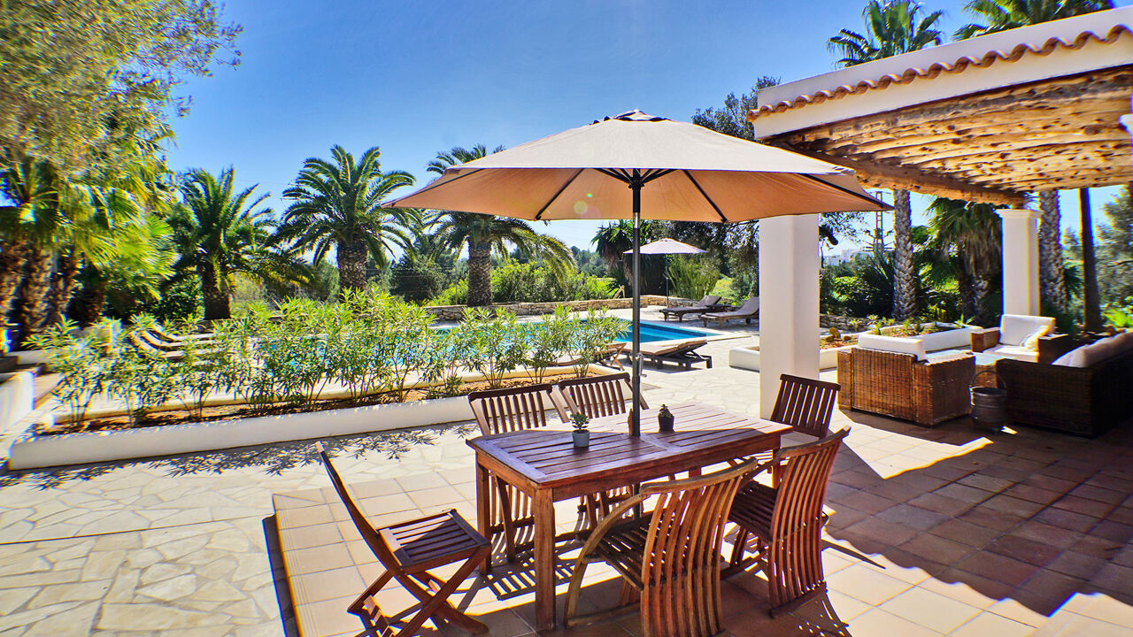 An ideal table for alfresco dining at the luxury villa rental Can Selena in Ibiza