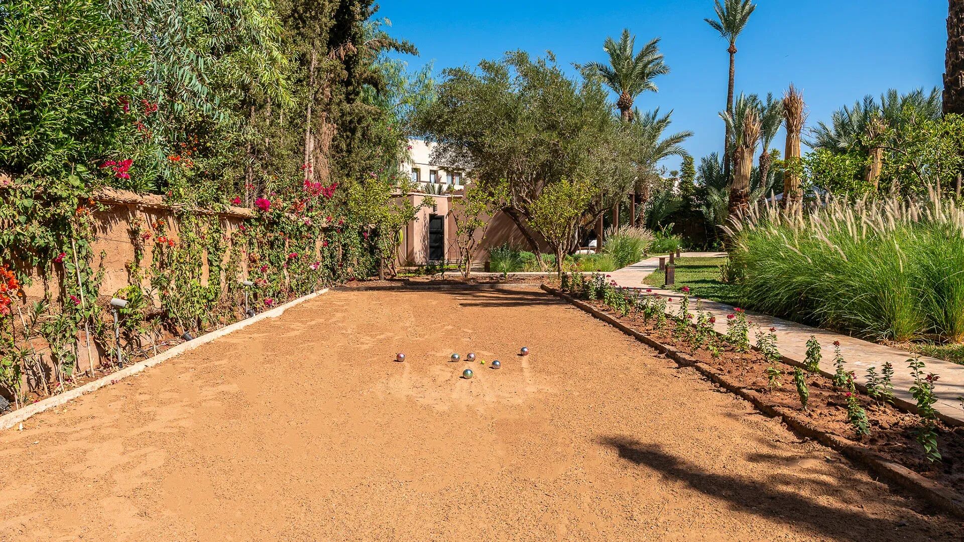 Dar Mehji Gallary Image 1