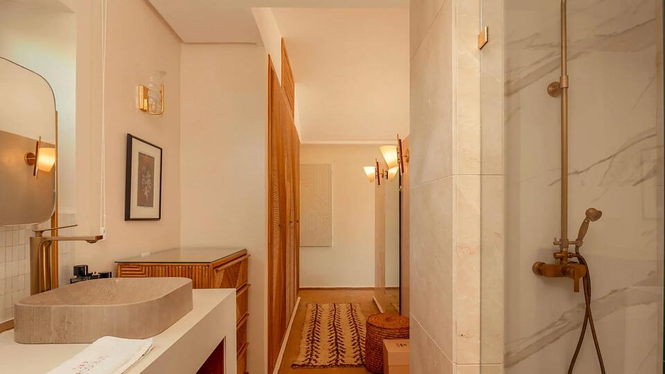 Dar Rosebud Gallery Image 6