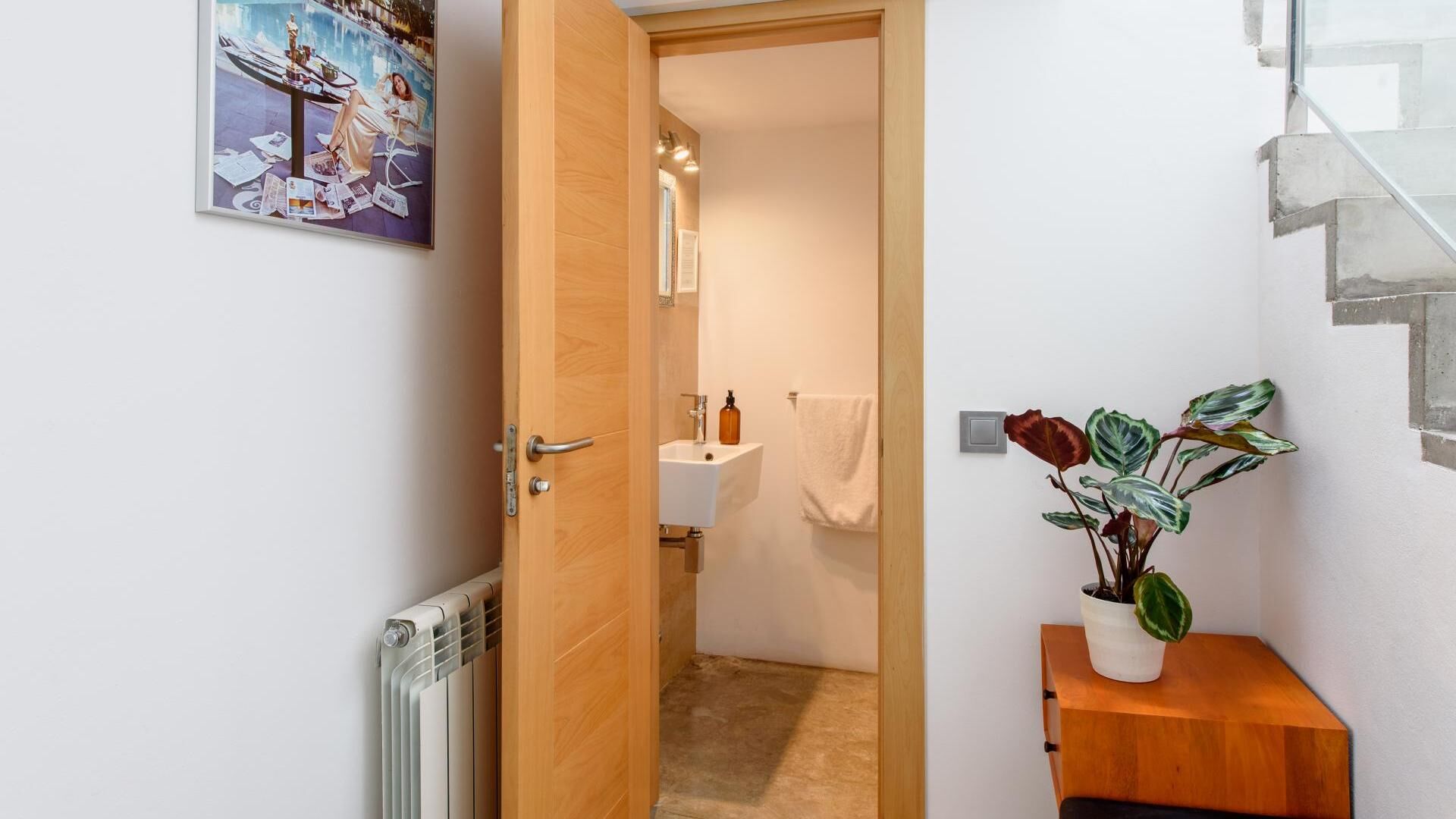 Small bathroom in the hallway at Villa Fabrik in Ibiza