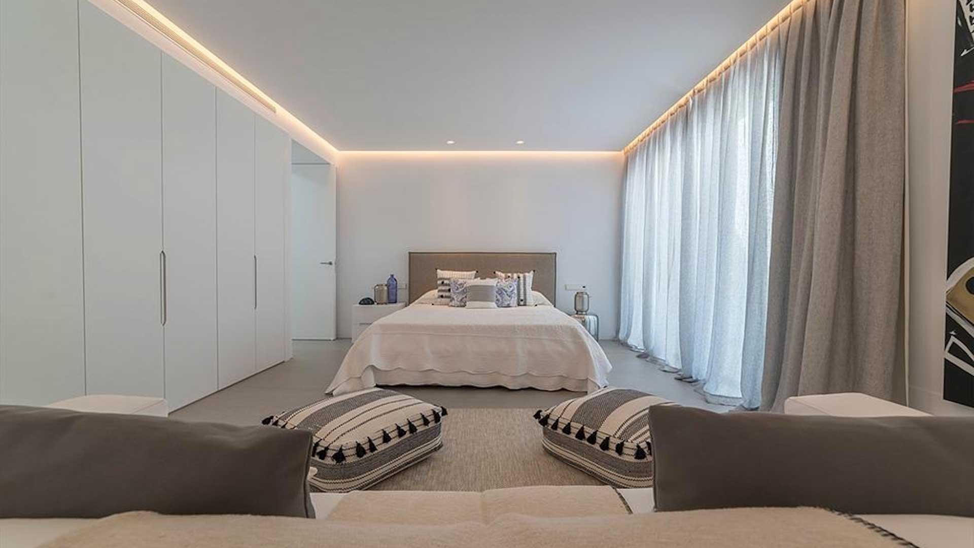 Manuaya Gallary Image 1