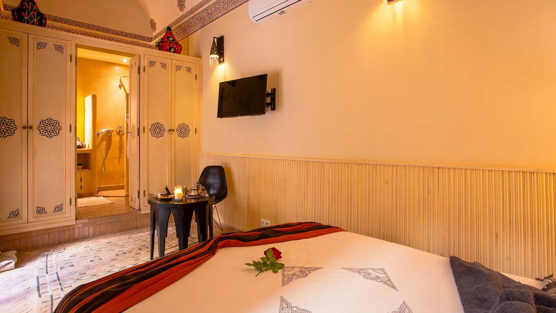 Riad Hizad Gallary Image 2