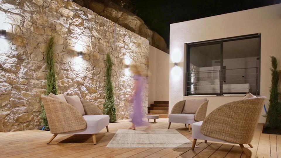 Villa Art Gallery Image 3