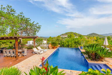 Exterior view of the infinity pool in Villa Guerxo in Ibiza