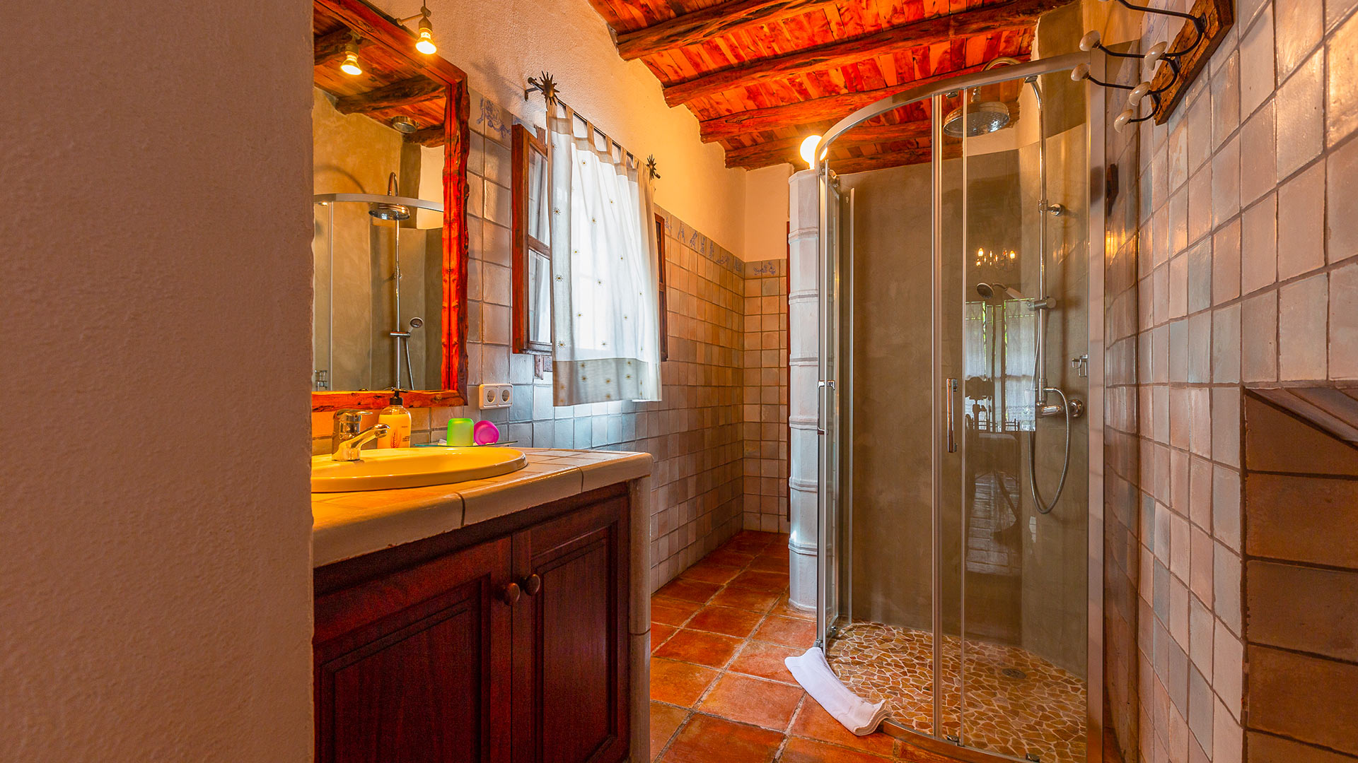 Large shower ensuite bathroom in Villa Guerxo in Ibiza