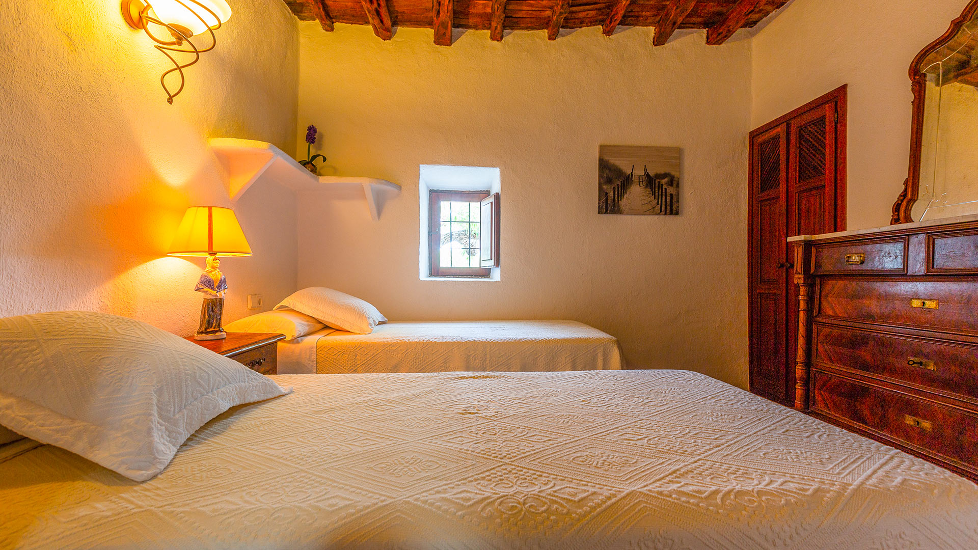 One of the twin bedrooms in Villa Guerxo in Ibiza