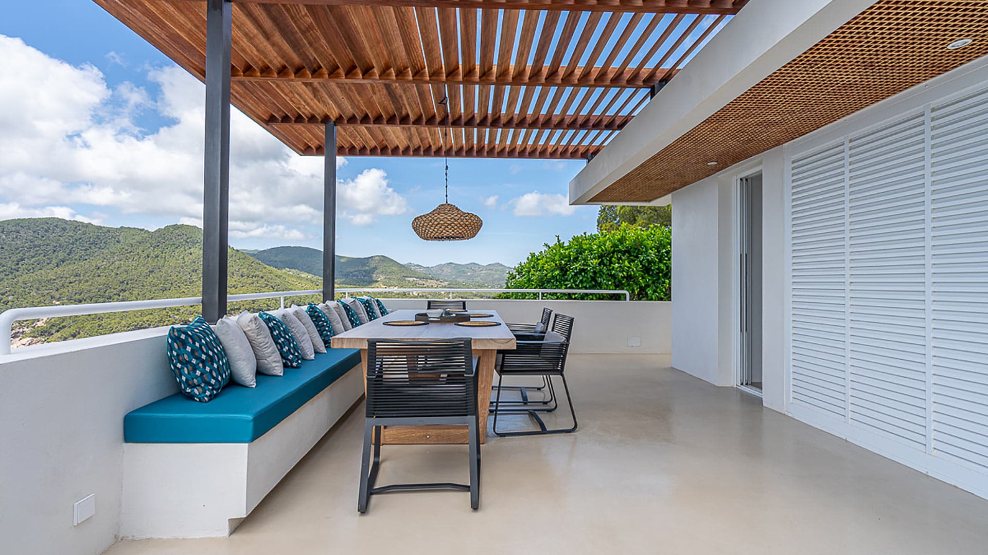 Pergola at Villa Orizonia in Ibiza, the perfect spot for alfresco dining