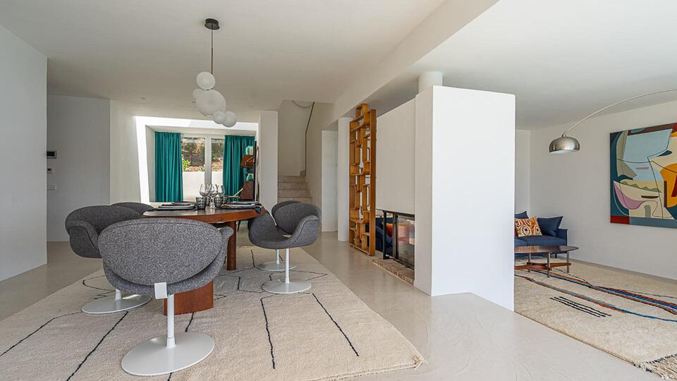 Dining room in the luxury Villa Orizonia in Ibiza, summer vacation home from Bluemoon